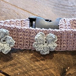 Haakpakket halsbandje
