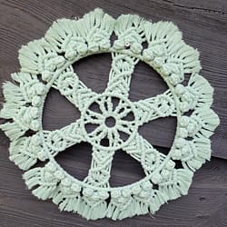 Macramé mandala Luna