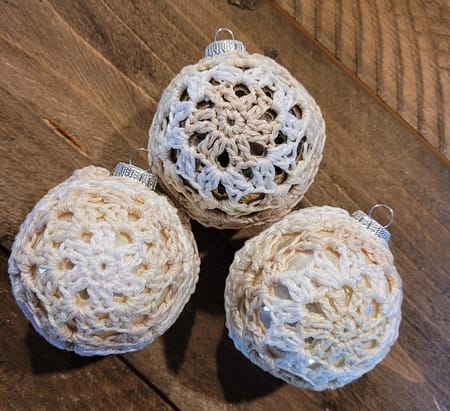 Haakpakket kerstballen (3kleuren)